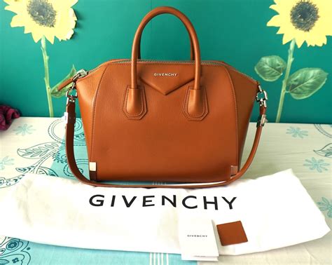 givenchy tas antigona|givenchy antigona review.